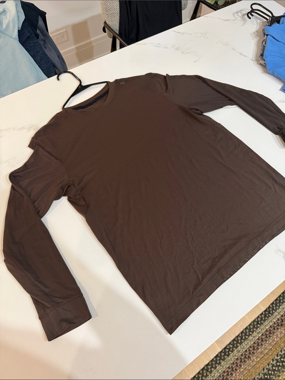 lululemon athletica Men's Long Sleeve Crewneck Shirt — Chocolate Brown